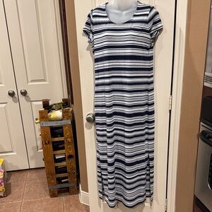 Zenergy by Chicos Striped Tee Style Maxi Dress. Sz 4. (Chicos Sz 0)
